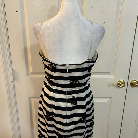 BCBGMaxAzria strapless/clear strap party dress, size 8 - Picture 4 of 5